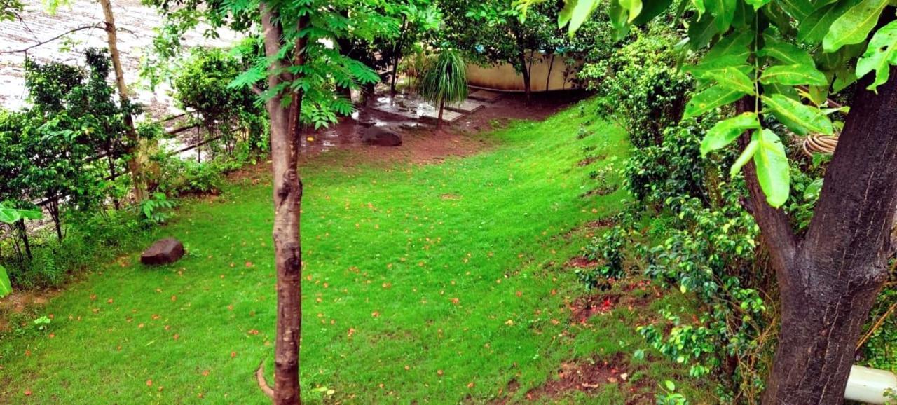 Karjat Villa Екстериор снимка