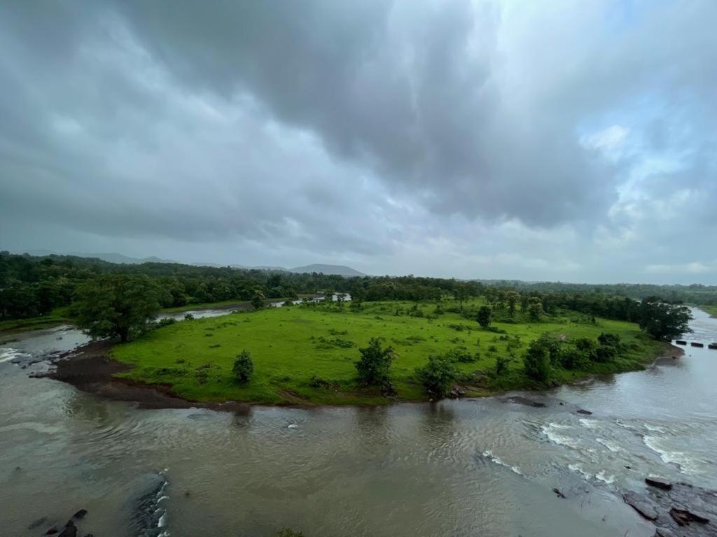 Karjat Villa Екстериор снимка