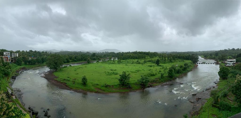 Karjat Villa Екстериор снимка