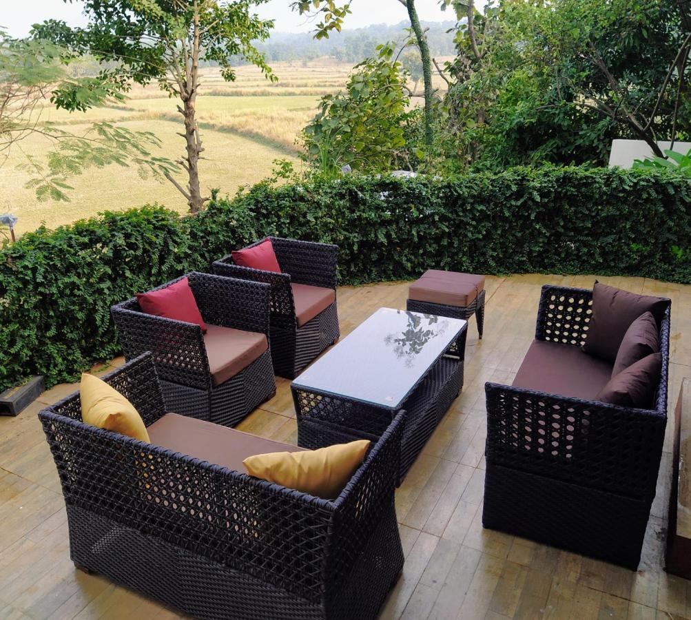 Karjat Villa Екстериор снимка
