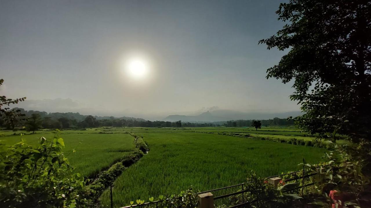 Karjat Villa Екстериор снимка