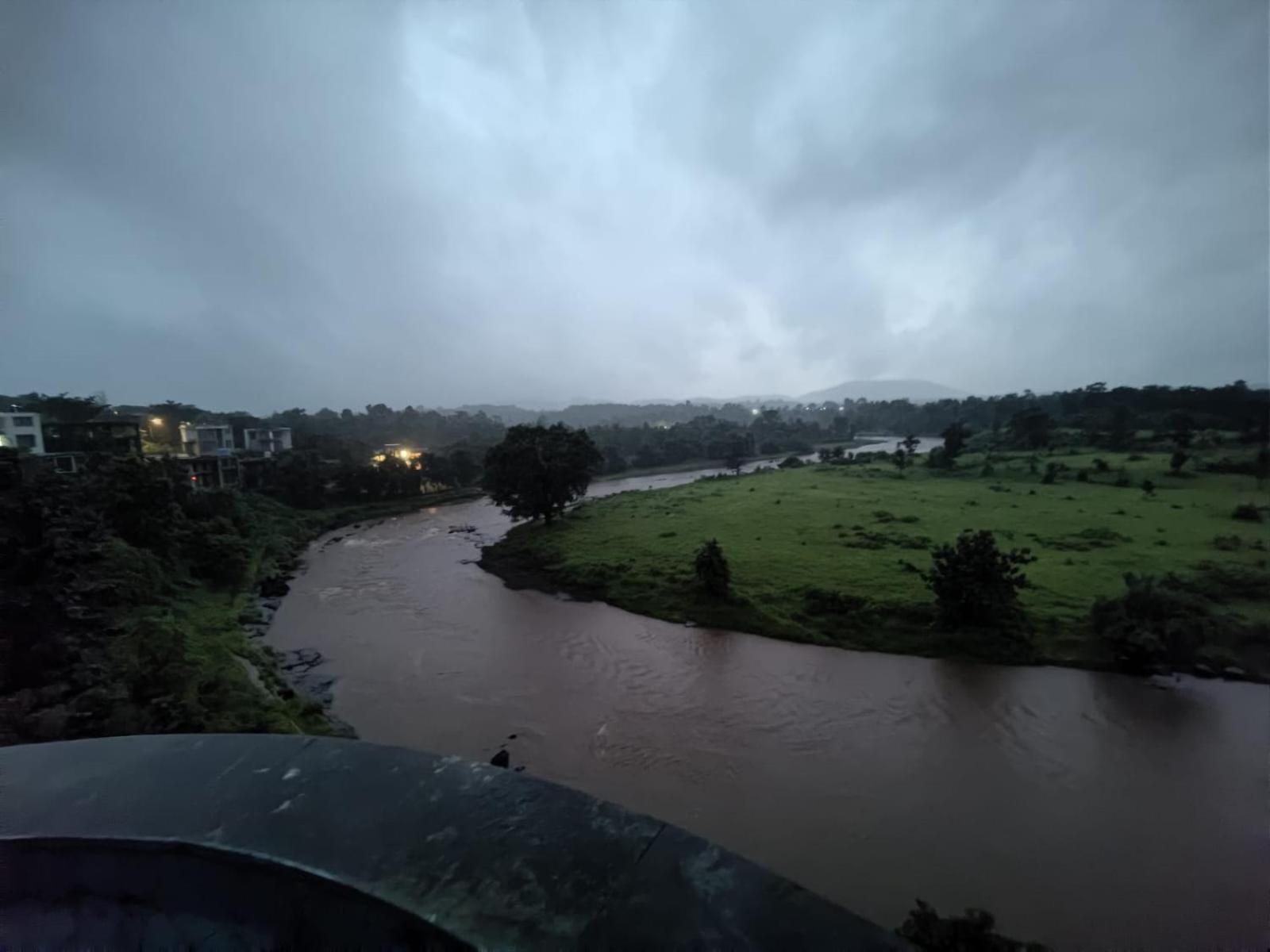 Karjat Villa Екстериор снимка